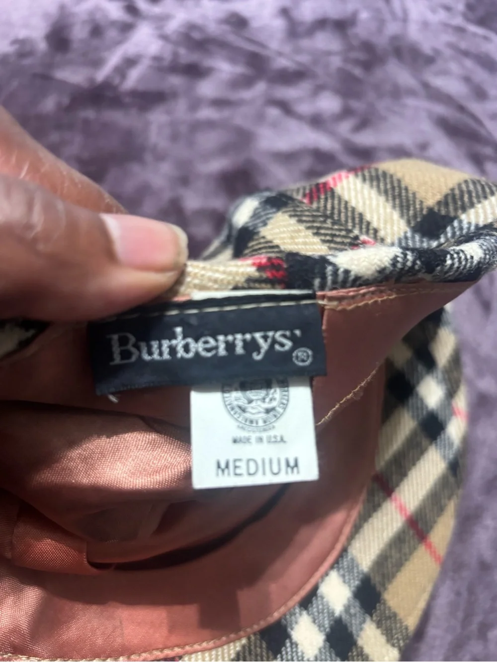 Burberry Vintage Check Flat Cap in Beige, Black & Red